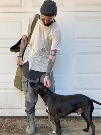 Какие рабочие ботинки носить с серыми брюками карго