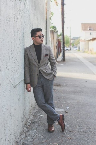 Как носить серый пиджак в клетку с серыми классическими брюками мужчине