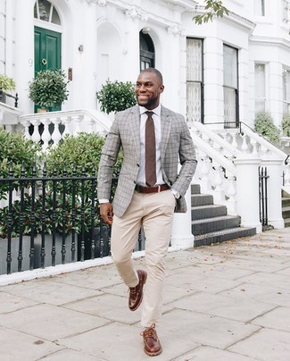 С чем носить серый пиджак в клетку мужчине лето