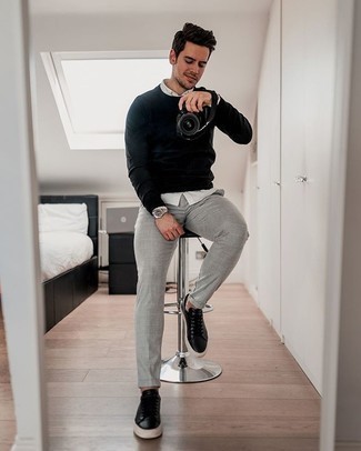 С чем носить серые брюки чинос в клетку