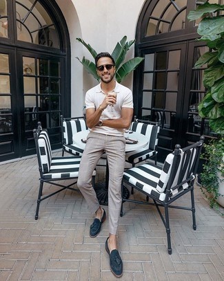 С чем носить серые брюки чинос в клетку