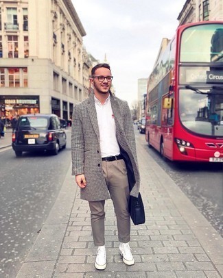 С чем носить серое длинное пальто в клетку