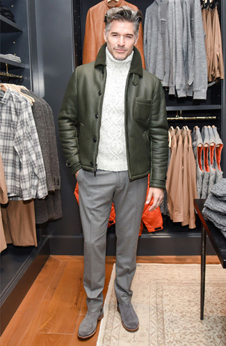 Какие короткие дубленки носить с серыми ботинками челси мужчине