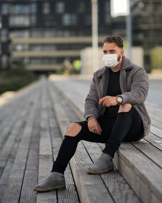 Какие короткие дубленки носить с серыми ботинками челси мужчине