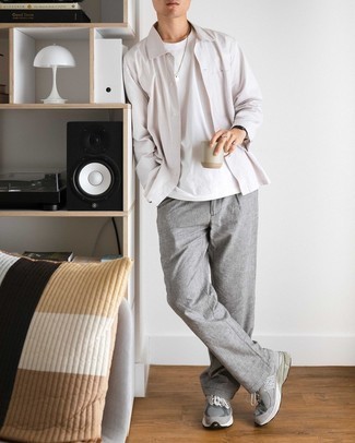 Какие кроссовки носить с серыми брюками чинос