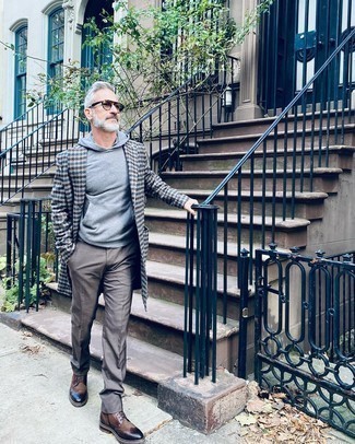 Какие ботинки броги носить с серыми брюками чинос