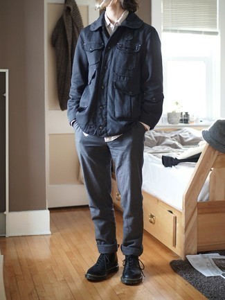 Какие полевые куртки носить с серыми брюками чинос