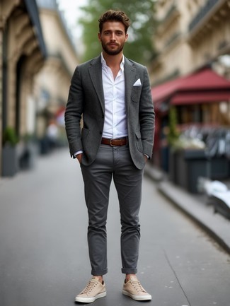 Как носить серые брюки чинос с серым пиджаком