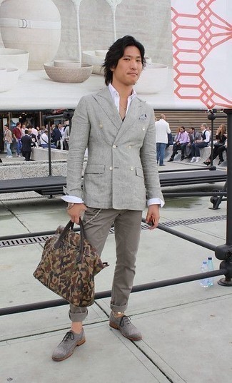 Как носить серые брюки чинос с серым пиджаком