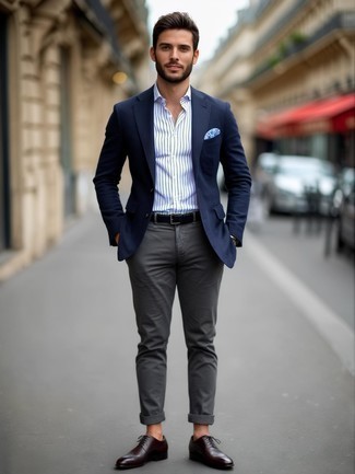 С чем носить серые брюки чинос