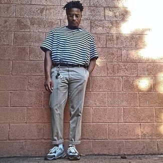 С чем носить серые брюки чинос