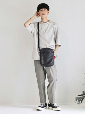 С чем носить серые брюки чинос
