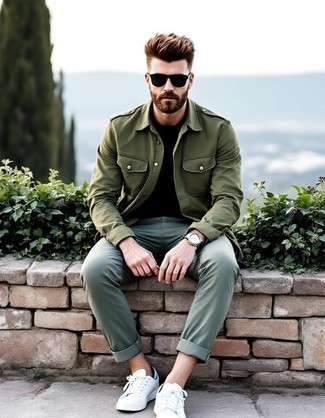 Какие куртки в стиле милитари носить с серыми брюками чинос