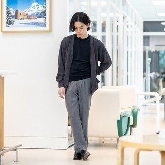 Какие открытые кардиганы носить с серыми брюками чинос