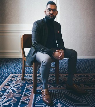 Какие водолазки носить с серыми брюками чинос