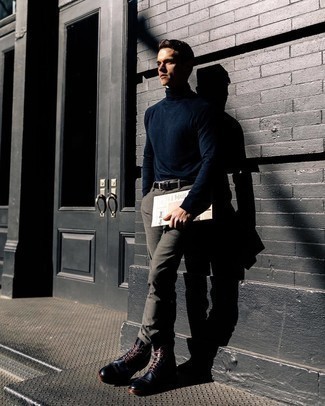 Какие водолазки носить с серыми брюками чинос