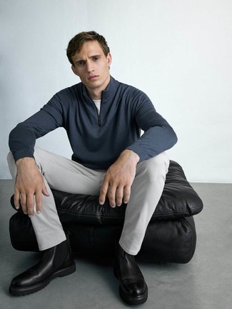 Какие свитера с воротником на молнии носить с серыми брюками чинос