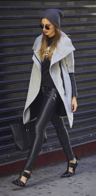 Как носить серое пальто с черной водолазкой женщине
