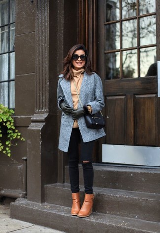 Какие джинсы скинни носить с серым пальто