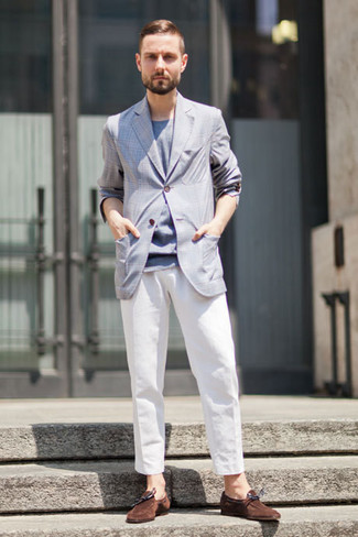 Как носить серый хлопковый пиджак с белыми брюками чинос