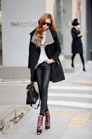 Какие ботильоны носить с серым свитером с круглым вырезом