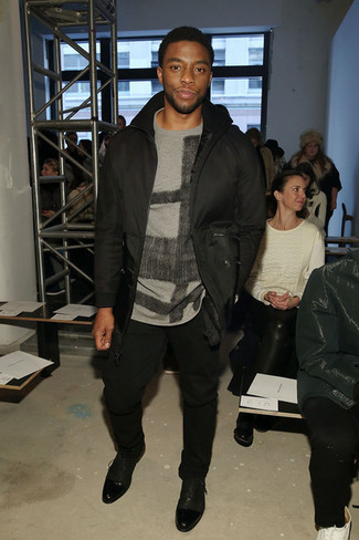 Какие бомберы носить с серым свитером с круглым вырезом мужчине