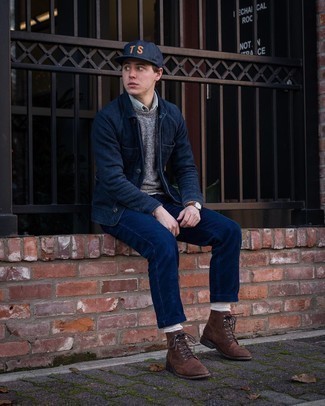 С чем носить серый свитер с круглым вырезом мужчине