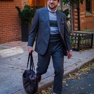 Какие лоферы носить с серым свитером с круглым вырезом мужчине