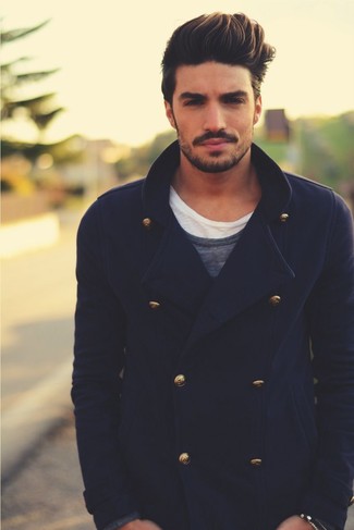 Какое полупальто носить с серым свитером с круглым вырезом