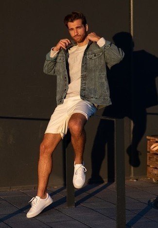 С чем носить серую джинсовую куртку мужчине