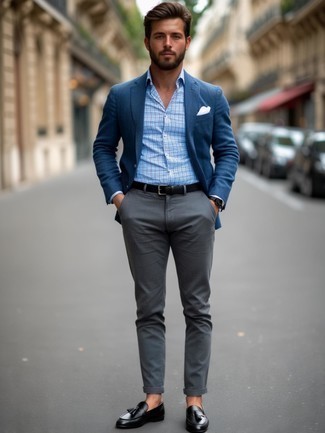 С чем носить серые классические брюки мужчине лето