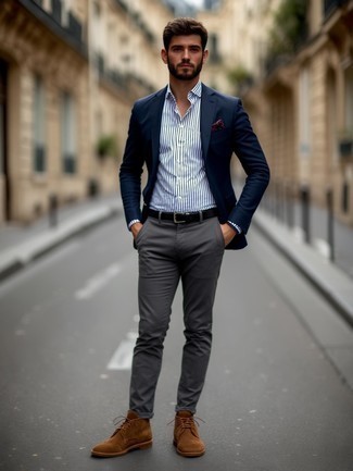 С чем носить серые классические брюки мужчине осень