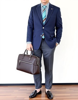 С чем носить серые классические брюки за 40 лет мужчине