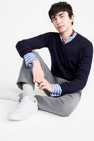 С чем носить серые классические брюки в 20 лет мужчине