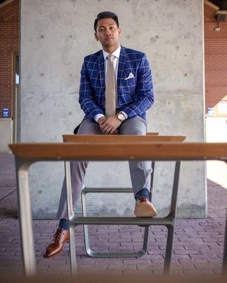 С чем носить серые классические брюки мужчине в деловом стиле