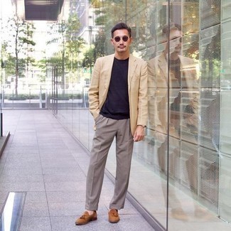 С чем носить серые классические брюки в 30 лет мужчине