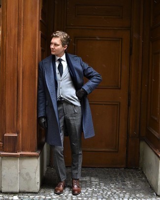 С чем носить серые классические брюки мужчине зима