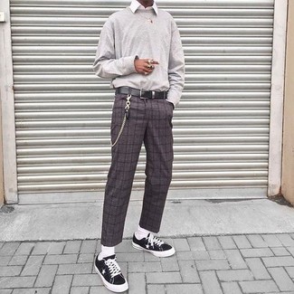 Какие свитшоты носить с серыми классическими брюками мужчине