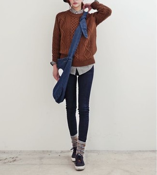 С чем носить серую классическую рубашку женщине