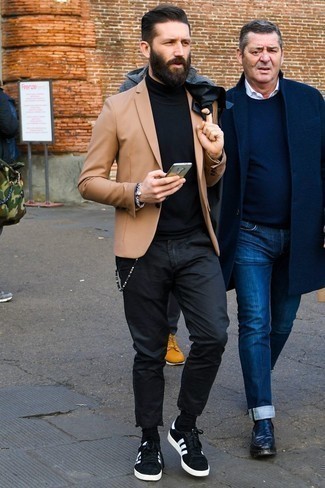 Какие брюки чинос носить с серым дафлкотом