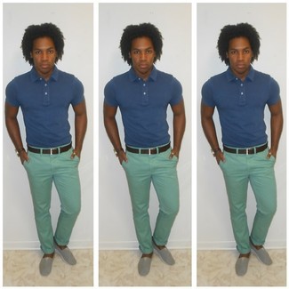 Какие футболки-поло носить с серыми эспадрильями мужчине