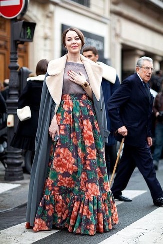 С чем носить серое пальто с меховым воротником