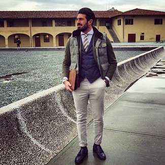 Какие лоферы носить с серой курткой без рукавов мужчине