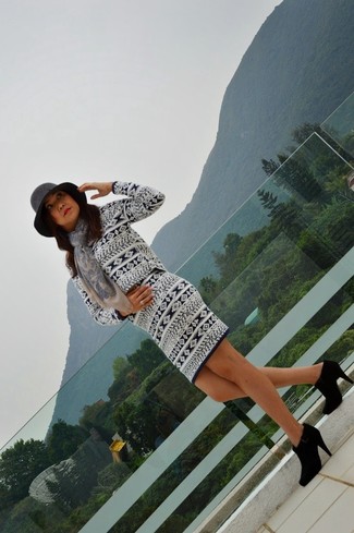 С чем носить серую шляпу женщине