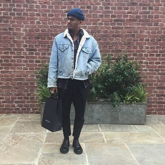 С чем носить серую футболку на пуговицах мужчине