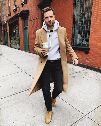 Как носить серый худи с бежевым длинным пальто