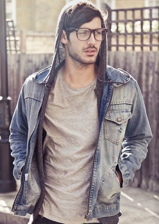 Какие джинсовые куртки носить с серым худи мужчине