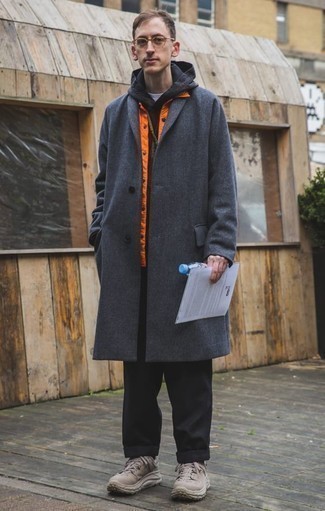 Как носить серый худи с серым длинным пальто