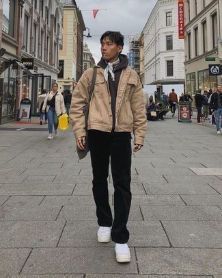 Какие куртки-рубашки носить с серым худи мужчине