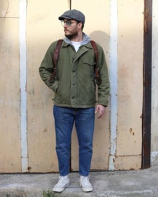 Какие куртки-рубашки носить с серым худи мужчине
